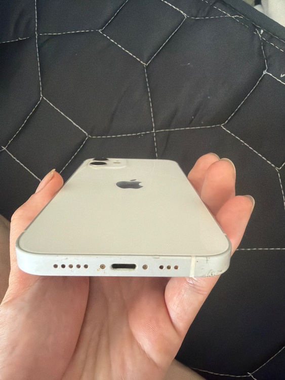 iPhone iPhone 12 128GB Softbank（スマホ）の商品画像 - 査定依頼日：2026年8月6日 - 最高査定価格：23,500円