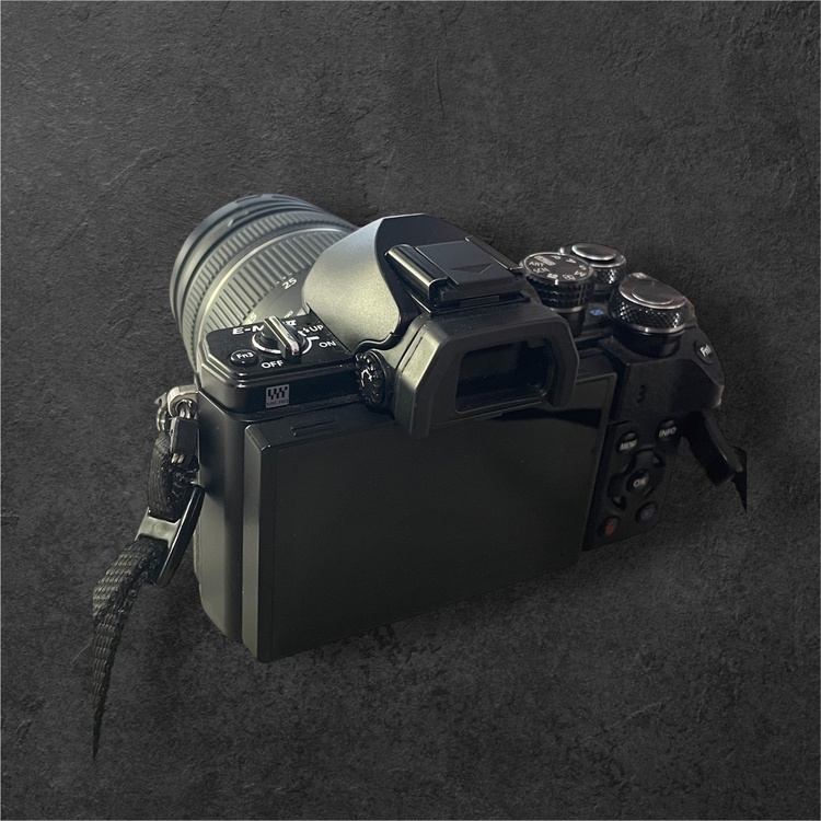 OLYMPUS OM-D E-M10 Mark II （カメラ）の商品画像 - 査定依頼日：2026年4月9日 - 最高査定価格：24,000円