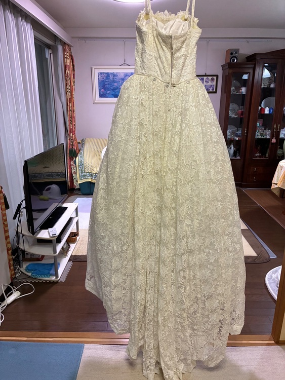 ウエディングドレス（古着・ファッション）の商品画像 - 査定依頼日：2025年11月1日 - 最高査定価格：1,500円