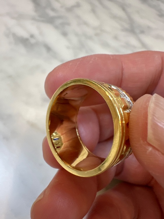 ブシュロン　クワトロ　ラディアント（金・貴金属）の商品画像 - 査定依頼日：2025年10月24日 - 最高査定価格：750,000円