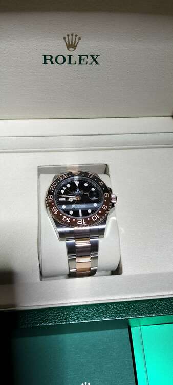ロレックス GMTマスター （高級時計）の商品画像 - 査定依頼日：2025年4月25日 - 最高査定価格：2,850,000円