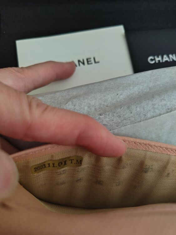 シャネル　ココボタンつ折り財布（ブランド財布・小物）の商品画像 - 査定依頼日：2025年8月28日 - 最高査定価格：10,000円