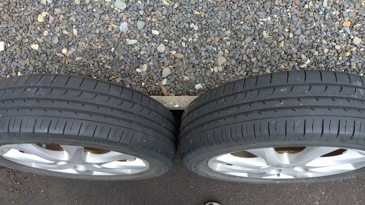 アルミホイール付き夏タイヤ（カー用品）の商品画像 - 査定依頼日：2026年4月12日 - 最高査定価格：5,000円