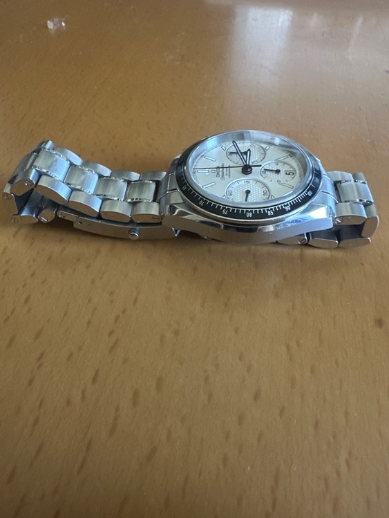 オメガ スピードマスター 3263040500200（高級時計）の商品画像 - 査定依頼日：2025年6月5日 - 最高査定価格：420,000円