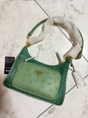 プラダ　RE-NYLON オーストリッチ ショルダー1BC198（ブランドバッグ）の商品画像 - 査定依頼日：2025年12月21日 - 最高査定価格：100,000円