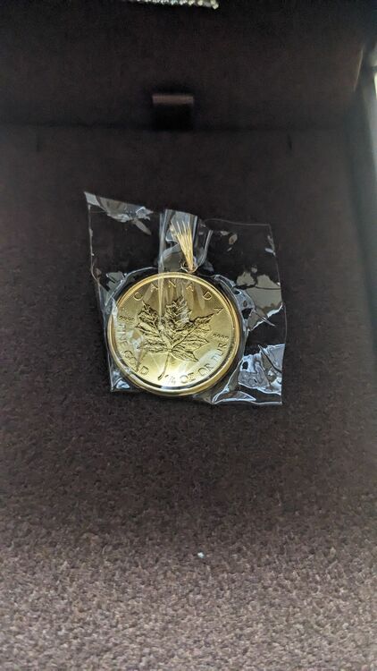 K18ペンダント純金メープルコイン2023年製金貨1/4オンス（金・貴金属）の商品画像 - 査定依頼日：2025年6月4日 - 最高査定価格：159,000円