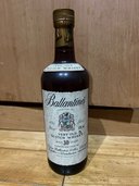 バランタイン Ballantines 30年 750ml スコッチウイスキー（お酒）の商品画像 - 査定依頼日：2022年10月13日 - 最高査定価格：18,000円