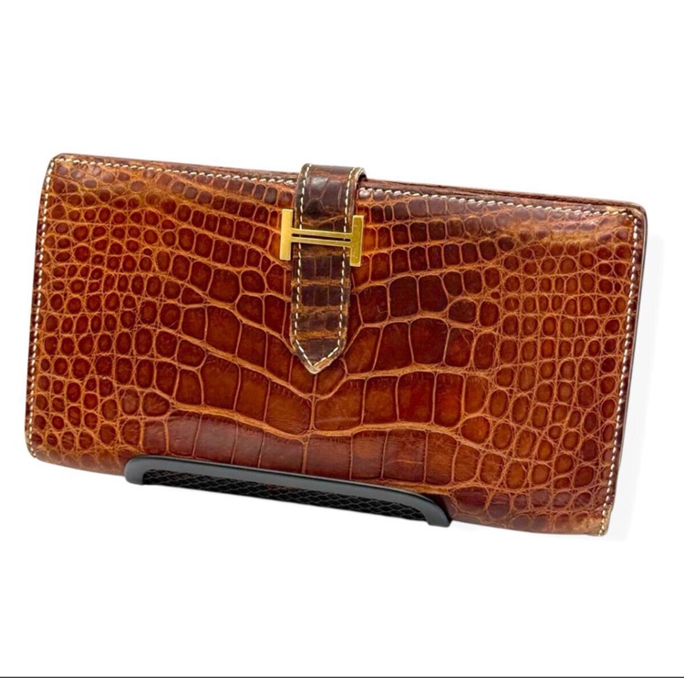 ベアンクロコダイルアリゲーターブラウンエキゾチックレザーゴールド  製造刻印□F（ブランド財布・小物）の商品画像 - 査定依頼日：2025年8月25日 - 最高査定価格：100,000円