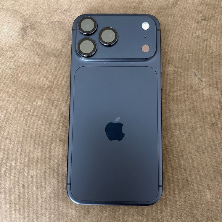 iPhone 17 Pro Max 256GB SIMフリー（スマホ）の商品画像 - 査定依頼日：2026年5月12日 - 最高査定価格：165,000円