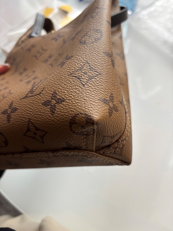 アトランティスbb（ブランドバッグ）の商品画像 - 査定依頼日：2025年11月6日 - 最高査定価格：300,000円