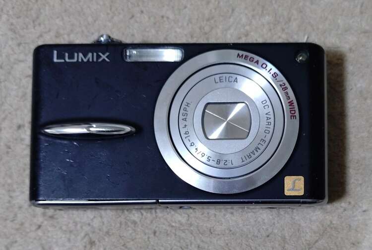 LUMIX DMC-FX30-K（カメラ）の商品画像 - 査定依頼日：2025年3月24日 - 最高査定価格：4,000円