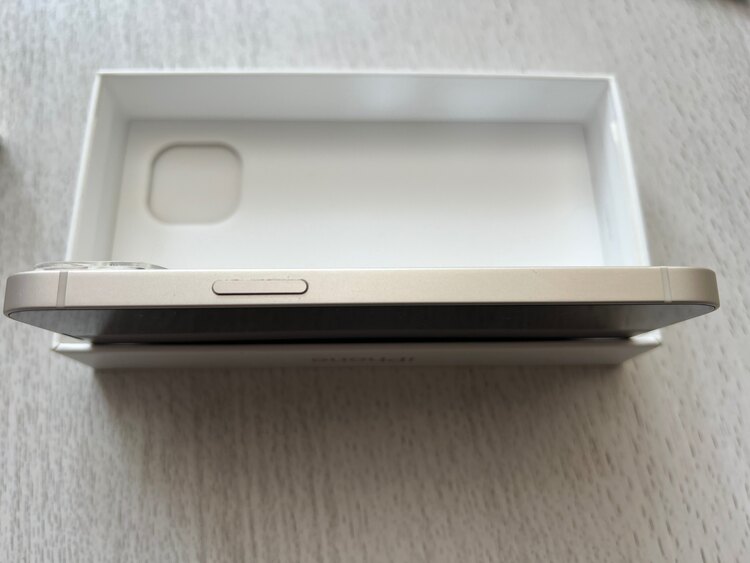 iPhone13（スマホ）の商品画像 - 査定依頼日：2025年2月10日 - 最高査定価格：47,000円