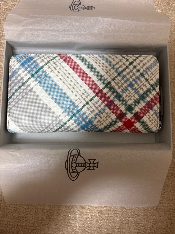 51050023U-L0057-PF（ブランド財布・小物）の商品画像 - 査定依頼日：2026年2月9日 - 最高査定価格：5,000円