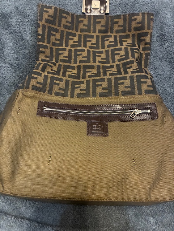 フェンディ  （ブランドバッグ）の商品画像 - 査定依頼日：2025年9月19日 - 最高査定価格：90,000円