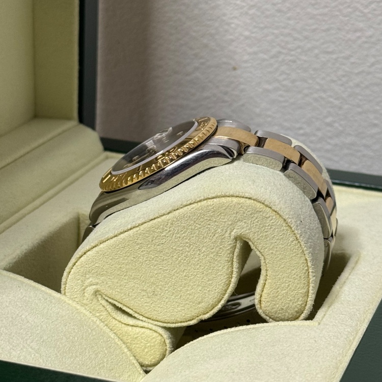 ROLEX ヨットマスター 168623 シルバー コンビ 箱保証書付（高級時計）の商品画像 - 査定依頼日：2026年10月20日 - 最高査定価格：1,000,000円