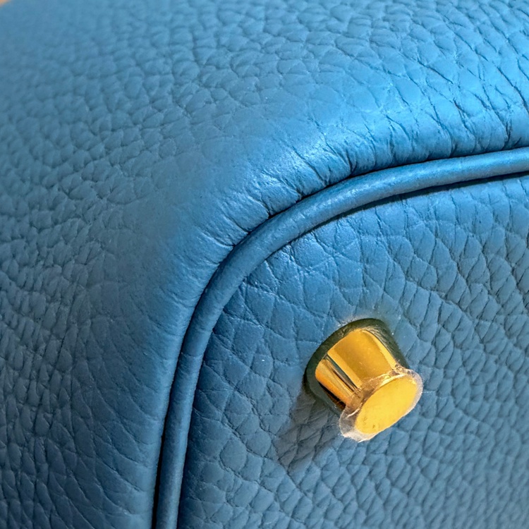 HERMES ピコタンロックPM ニューブルージーン ゴールド金具 G刻印 新品（ブランドバッグ）の商品画像 - 査定依頼日：2026年6月19日 - 最高査定価格：550,000円