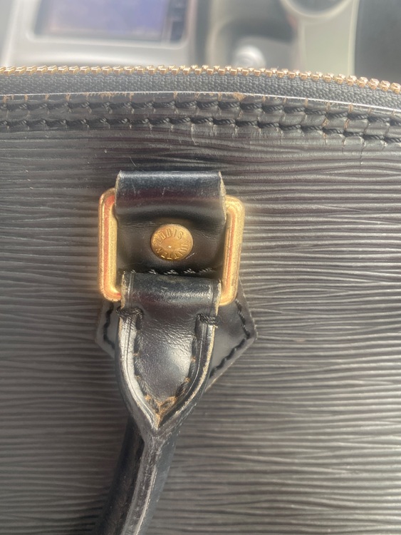 ルイヴィトン エピ （ブランドバッグ）の商品画像 - 査定依頼日：2025年9月5日 - 最高査定価格：50,000円
