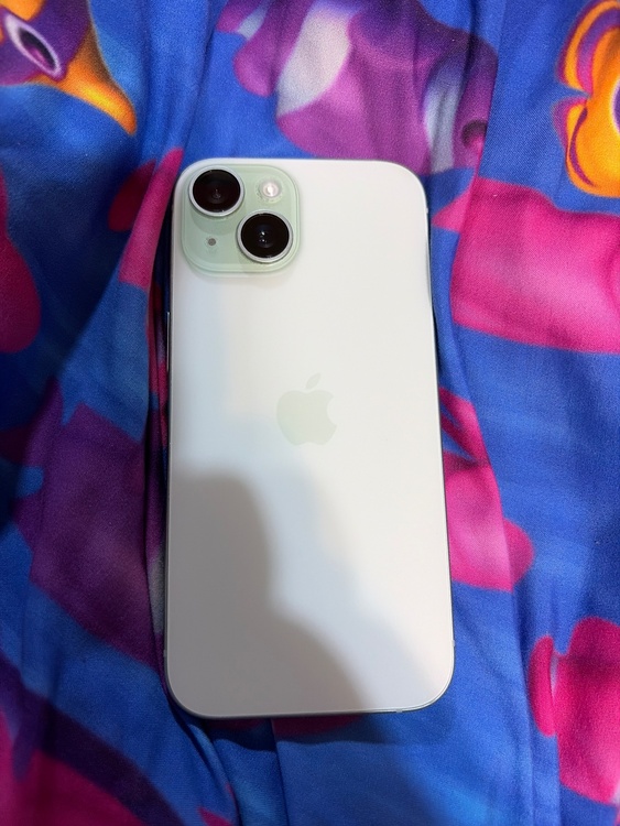 iPhone iPhone 15 512GB au（スマホ）の商品画像 - 査定依頼日：2026年7月26日 - 最高査定価格：75,000円