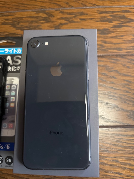 iPhone8（スマホ）の商品画像 - 査定依頼日：2025年10月6日 - 最高査定価格：8,000円