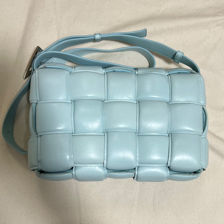 パデットカセット（ブランドバッグ）の商品画像 - 査定依頼日：2026年4月20日 - 最高査定価格：120,000円