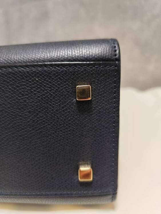 ヴァレクストラ  （ブランドバッグ）の商品画像 - 査定依頼日：2025年4月15日 - 最高査定価格：150,000円