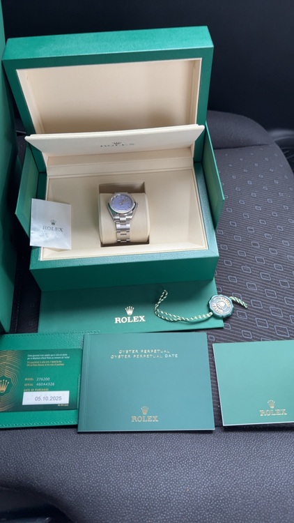 オイスターパーペチュアルラベンダー28（高級時計）の商品画像 - 査定依頼日：2025年10月5日 - 最高査定価格：1,220,000円