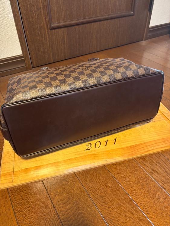 ルイヴィトン LV ダミエ チェルシー エベヌ トート/ショルダー バッグ鍵付き（ブランドバッグ）の商品画像 - 査定依頼日：2026年1月8日 - 最高査定価格：120,000円
