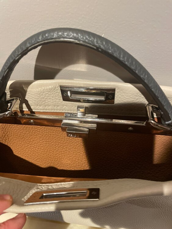 　ピーカブー　セレリア（ブランドバッグ）の商品画像 - 査定依頼日：2025年1月7日 - 最高査定価格：130,000円