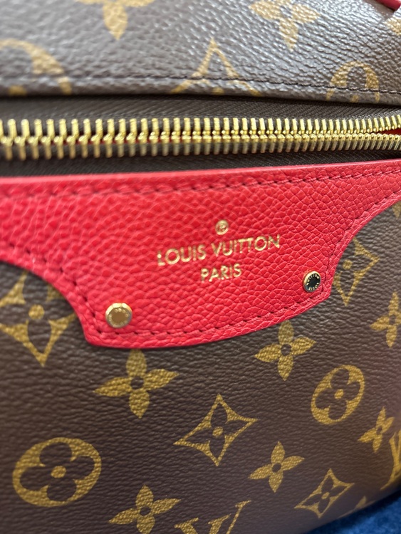 トゥルネル（ブランドバッグ）の商品画像 - 査定依頼日：2025年6月15日 - 最高査定価格：110,000円