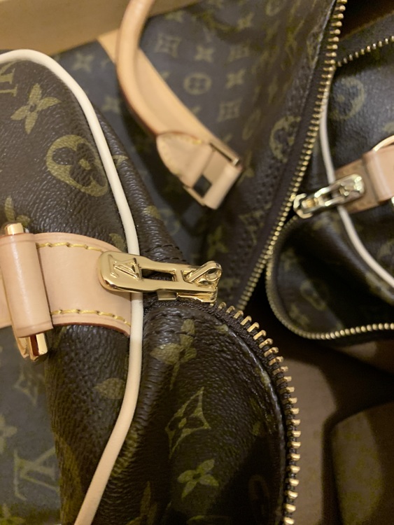 旅行用カバン（ブランドバッグ）の商品画像 - 査定依頼日：2022年5月3日 - 最高査定価格：45,000円