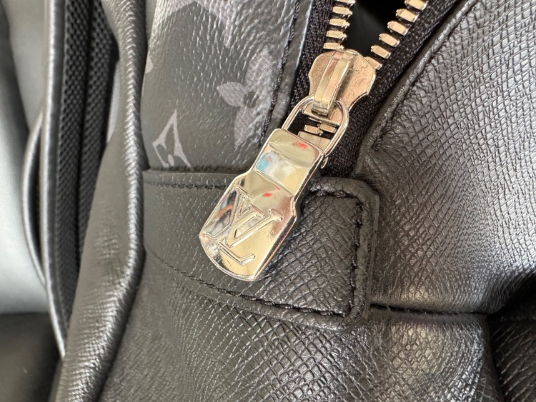 リュック M30230 モノグラムエクリプス タイガ （ブランドバッグ）の商品画像 - 査定依頼日：2025年7月4日 - 最高査定価格：180,000円