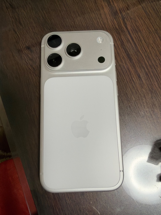 iPhone iPhone 17 Pro 256GB SIMフリー（スマホ）の商品画像 - 査定依頼日：2026年10月14日 - 最高査定価格：150,000円