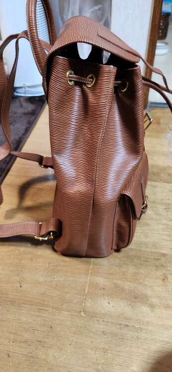 フェンディ  （ブランドバッグ）の商品画像 - 査定依頼日：2025年3月22日 - 最高査定価格：30,000円