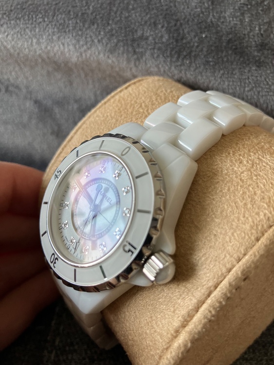 CHANELJ12（高級時計）の商品画像 - 査定依頼日：2025年12月20日 - 最高査定価格：380,000円