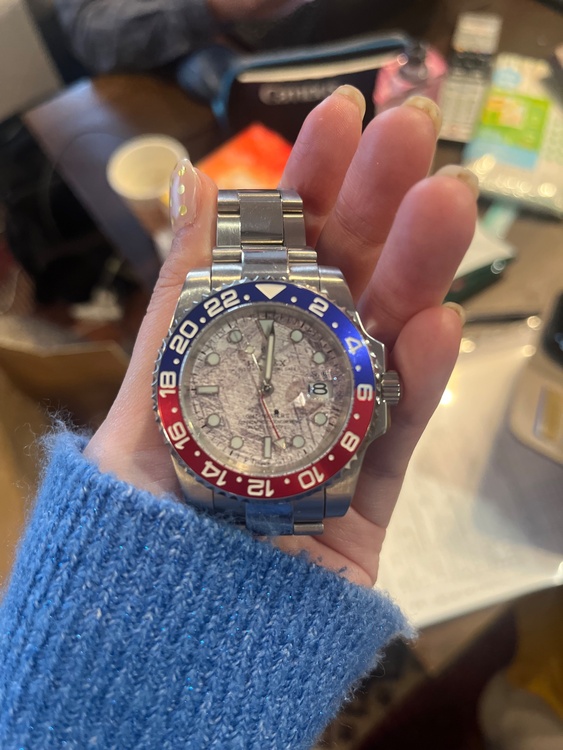 ロレックス GMTマスター （高級時計）の商品画像 - 査定依頼日：2026年2月23日 - 最高査定価格：7,600,000円