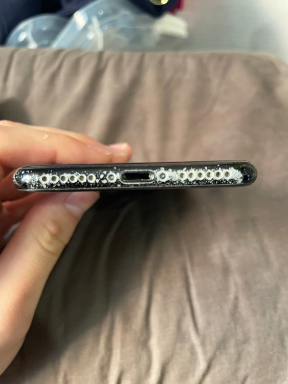 iPhone7（スマホ）の商品画像 - 査定依頼日：2023年2月23日 - 最高査定価格：3,400円