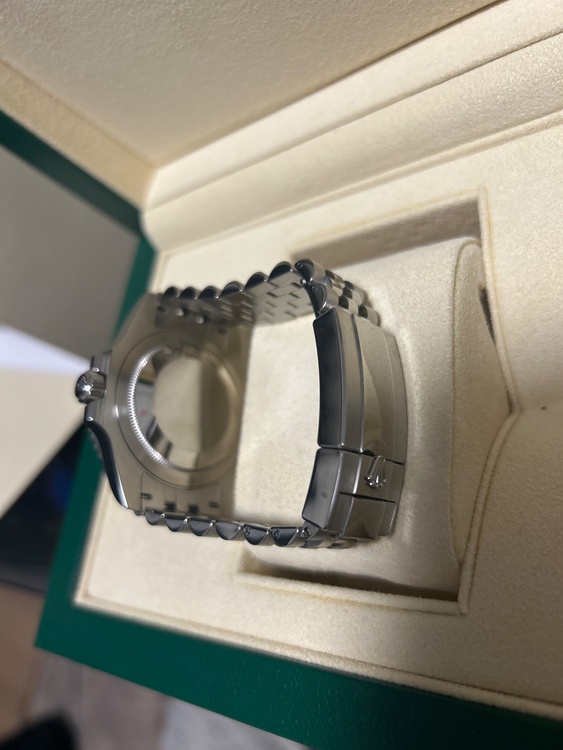 ロレックス GMTマスター 126710blnq（高級時計）の商品画像 - 査定依頼日：2026年3月29日 - 最高査定価格：3,150,000円