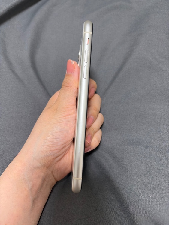 iPhone11 128GB docomo（スマホ）の商品画像 - 査定依頼日：2026年5月12日 - 最高査定価格：21,000円