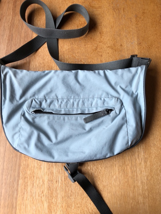 プラダ　ショルダーバッグ（ブランドバッグ）の商品画像 - 査定依頼日：2025年11月27日 - 最高査定価格：15,000円