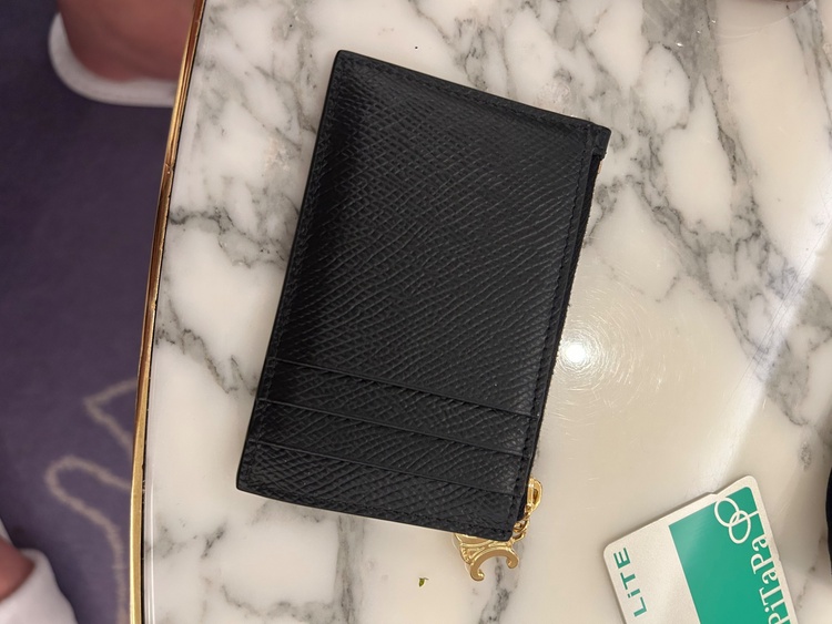 CELINE セリーヌ コインケース Triomphe トリオンフ （ブランド財布・小物）の商品画像 - 査定依頼日：2026年2月25日 - 最高査定価格：100,000円