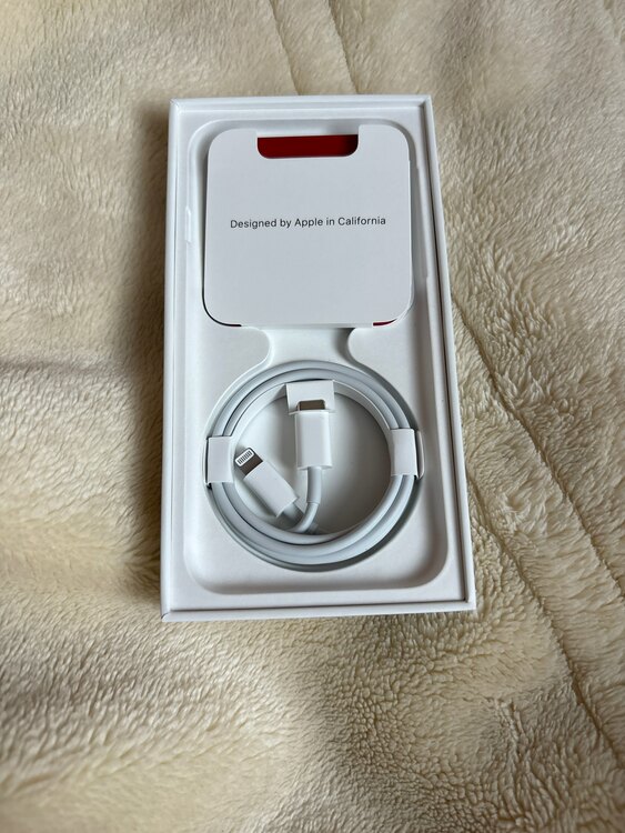 iPhone SE (第 3 世代) 128GB au（スマホ）の商品画像 - 査定依頼日：2025年3月29日 - 最高査定価格：34,000円