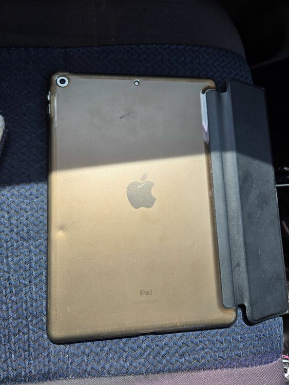 第9世代（PC・タブレット）の商品画像 - 査定依頼日：2025年9月10日 - 最高査定価格：8,000円