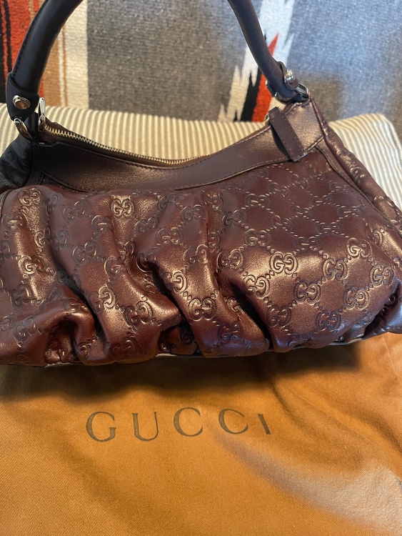 グッチシマレザーショルダーバック（ブランドバッグ）の商品画像 - 査定依頼日：2026年4月3日 - 最高査定価格：70,000円