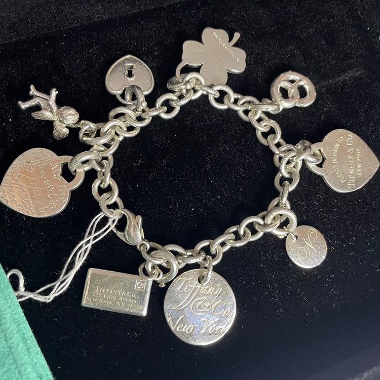 Tiffany ティファニー チャームブレスレット（古着・ファッション）の商品画像 - 査定依頼日：2025年12月13日 - 最高査定価格：50,000円