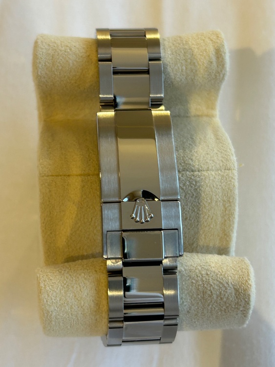 ロレックス GMTマスター 126710blrn（高級時計）の商品画像 - 査定依頼日：2026年2月7日 - 最高査定価格：3,580,000円