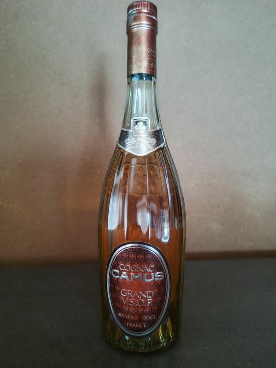 ブランデー カミュ （お酒）の商品画像 - 査定依頼日：2025年10月3日 - 最高査定価格：1,500円