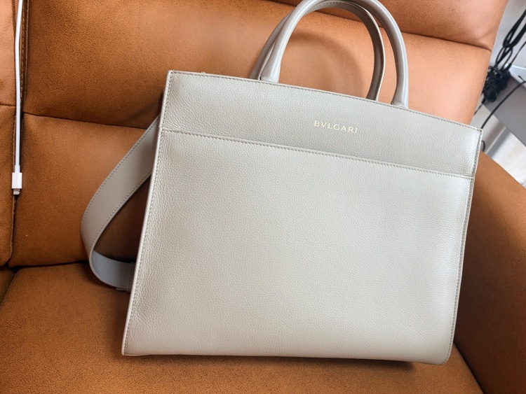 ブルガリバッグ  （ブランドバッグ）の商品画像 - 査定依頼日：2025年12月23日 - 最高査定価格：35,000円