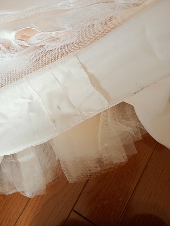 ウェディングドレス（古着・ファッション）の商品画像 - 査定依頼日：2026年3月1日 - 最高査定価格：100円