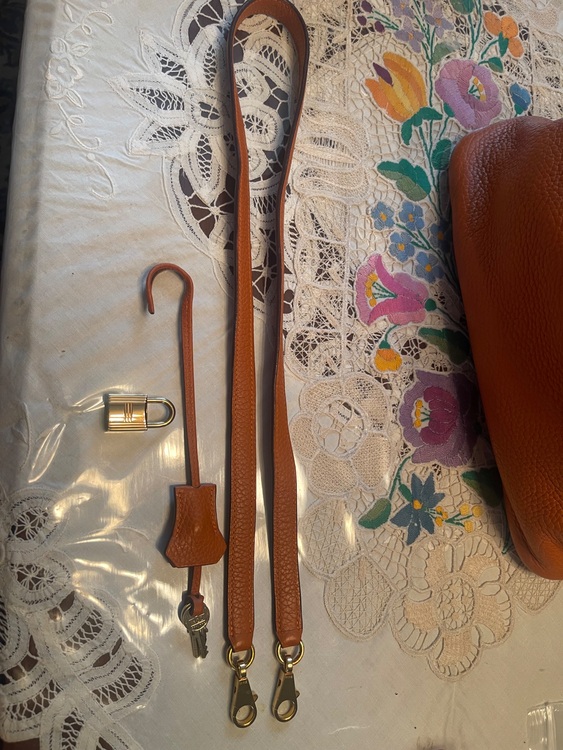 ボリード（ブランドバッグ）の商品画像 - 査定依頼日：2025年9月21日 - 最高査定価格：450,000円