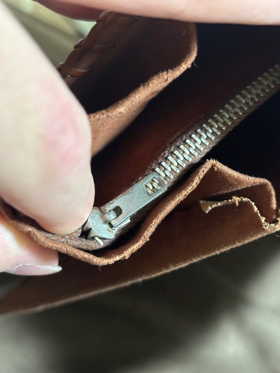 キューバ製　クロコダイル革　財布（美術品・骨董品）の商品画像 - 査定依頼日：2026年1月20日 - 最高査定価格：100,000円